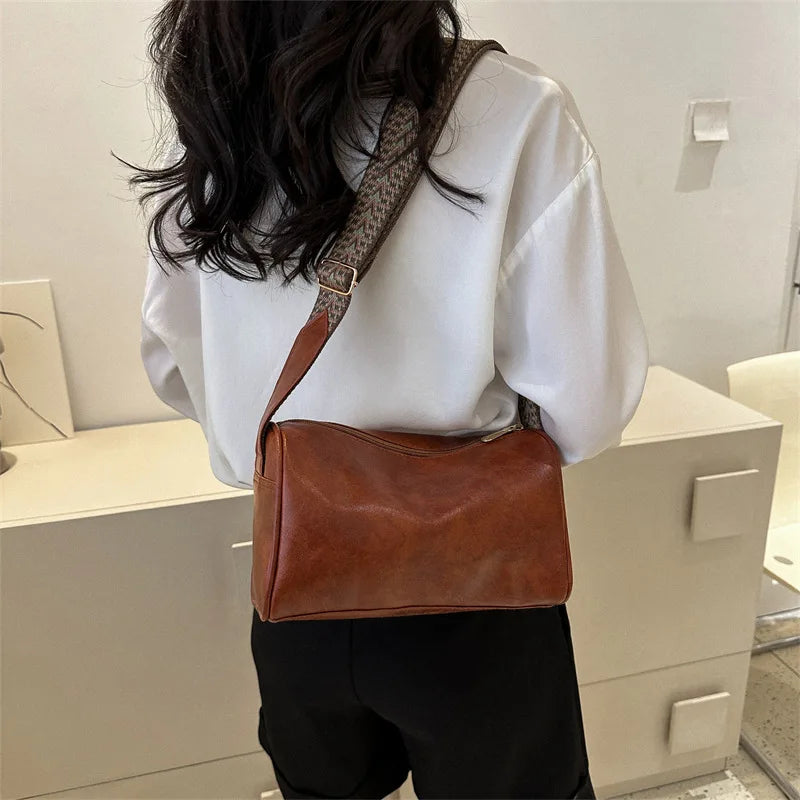 Slávka | Dámska vintage crossbody kabelka s tkaným popruhom