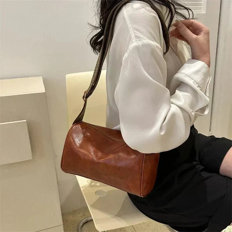 Slávka | Dámska vintage crossbody kabelka s tkaným popruhom