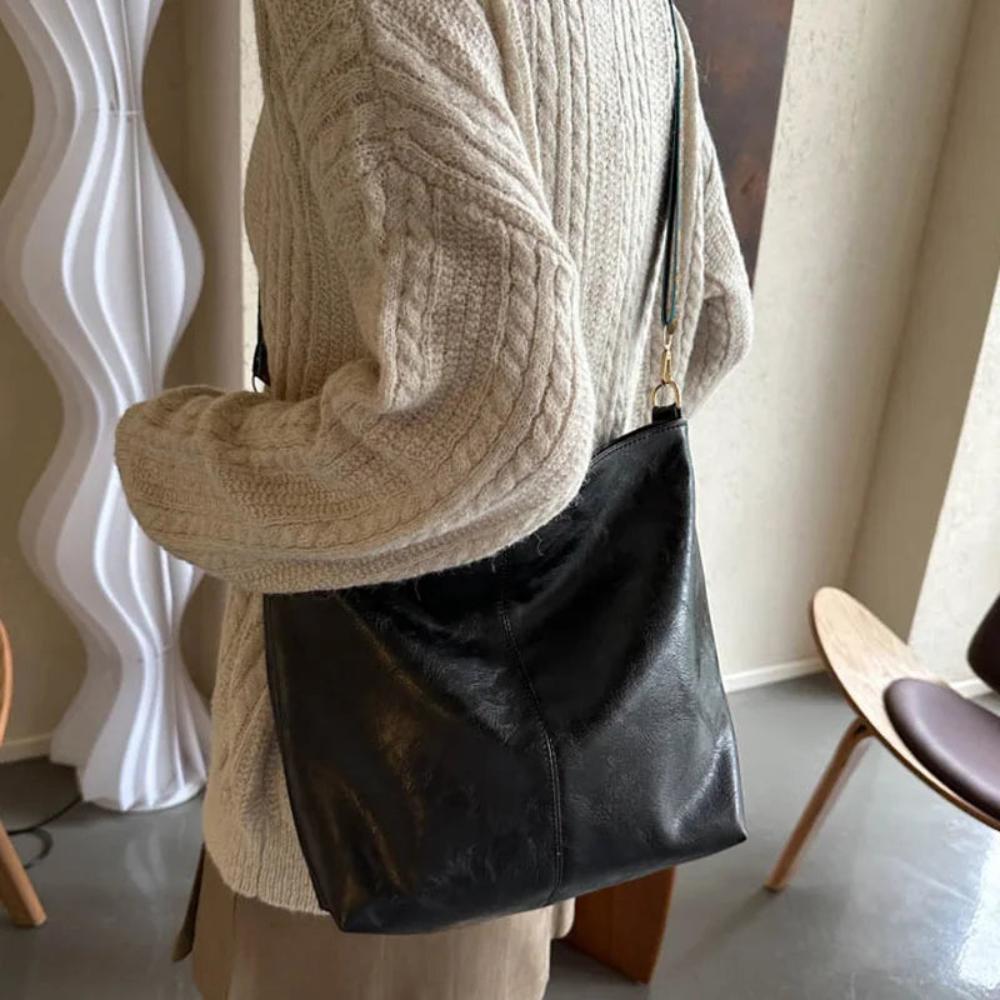 Darina | Dámska kožená kabelka cez rameno vo vintage štýle