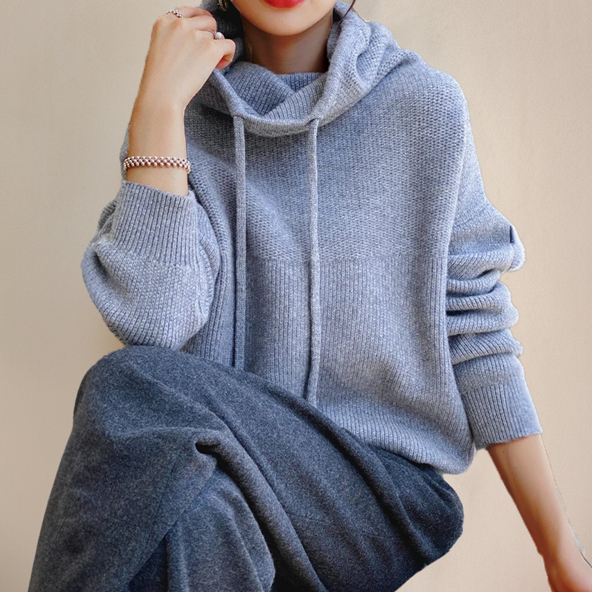 Laura | Dámsky oversized pletený sveter s kapucňou