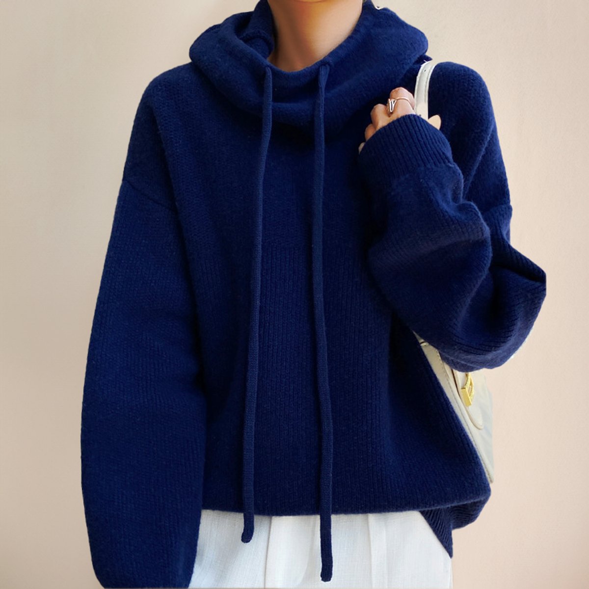 Laura | Dámsky oversized pletený sveter s kapucňou