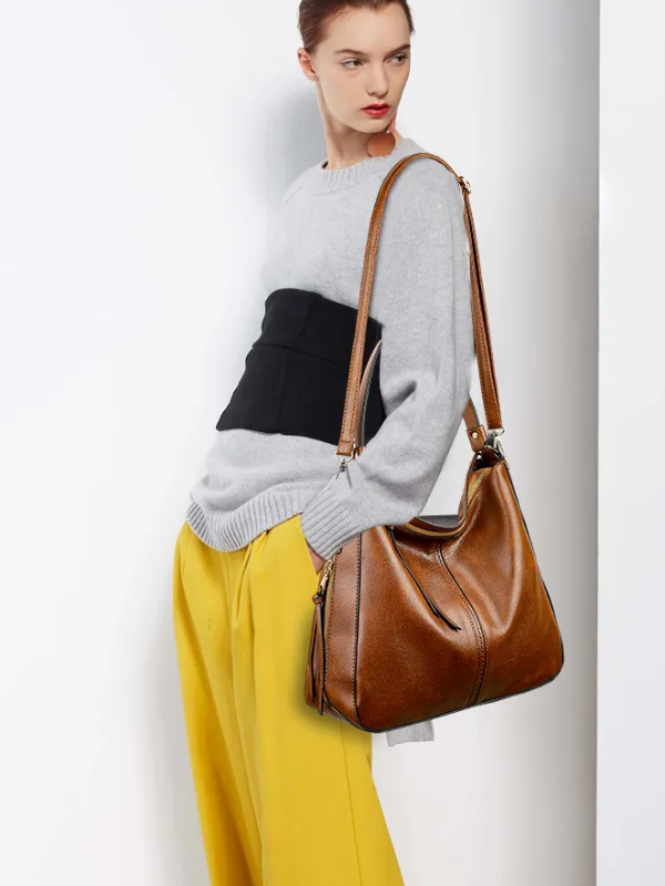 Petronela | Dámska hobo kabelka v elegantnom vintage štýle
